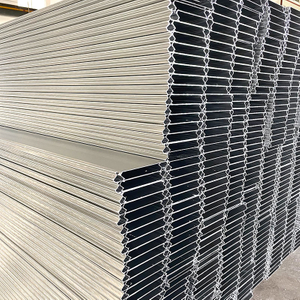 Alumiininen nauhakatto